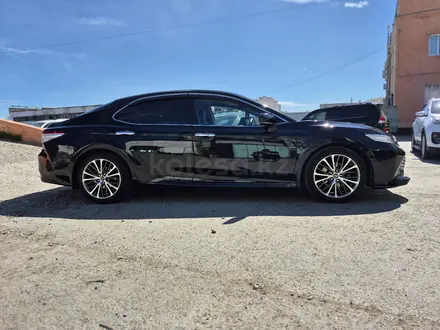 Toyota Camry 2019 года за 11 500 000 тг. в Костанай – фото 3
