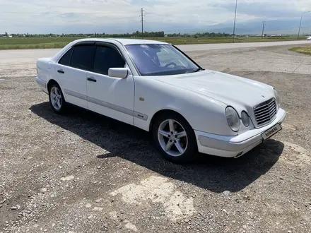 Mercedes-Benz E 230 1996 года за 2 500 000 тг. в Тараз