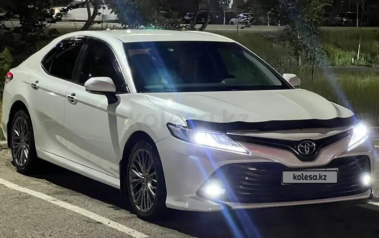 Toyota Camry 2020 года за 11 800 000 тг. в Астана