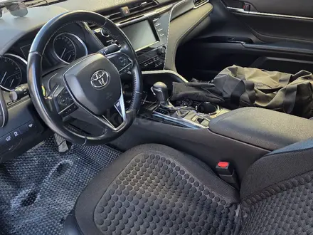 Toyota Camry 2020 года за 11 800 000 тг. в Астана – фото 3