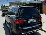 Mercedes-Benz GLS 400 2018 года за 32 000 000 тг. в Астана – фото 3