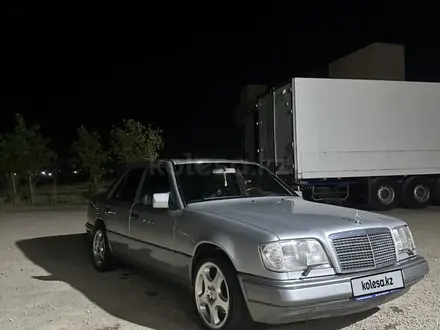 Mercedes-Benz E 280 1994 года за 3 700 000 тг. в Туркестан – фото 4