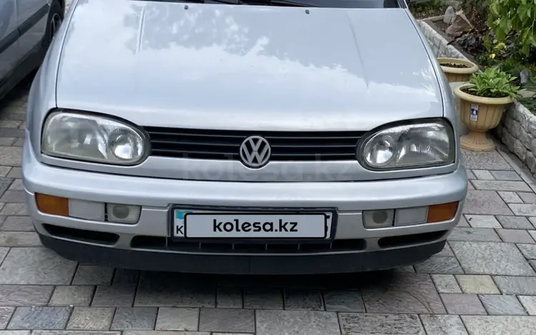Volkswagen Golf 1998 года за 2 400 000 тг. в Алматы