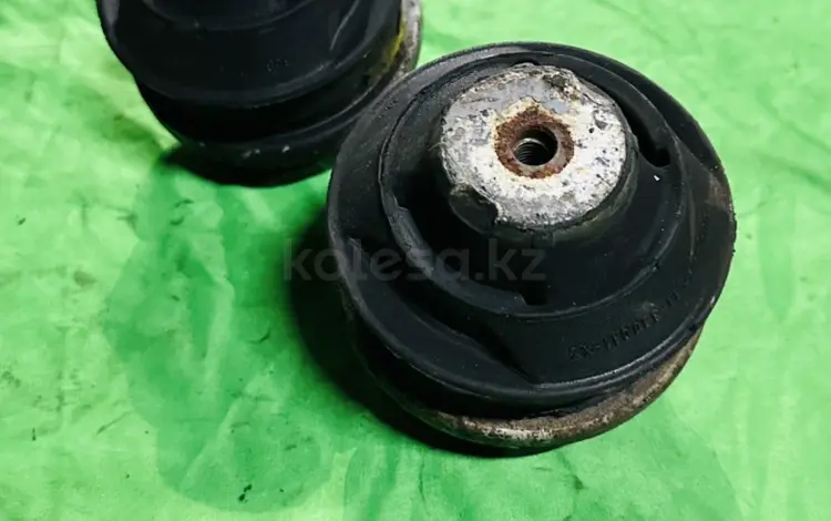 W124 w201 E190 w202 опора подушка двигателя м102 м103 за 10 000 тг. в Алматы