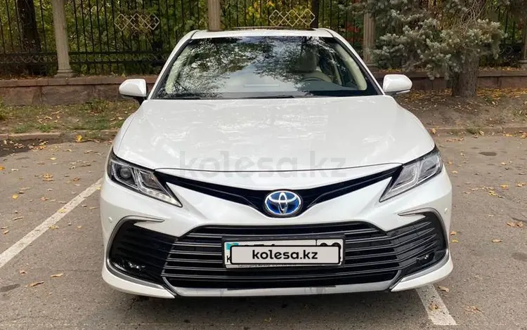 Toyota Camry 2022 года за 21 000 000 тг. в Астана