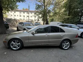 Mercedes-Benz C 320