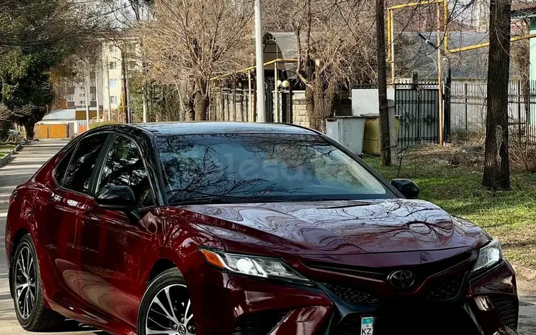 Toyota Camry 2017 года за 9 999 999 тг. в Алматы