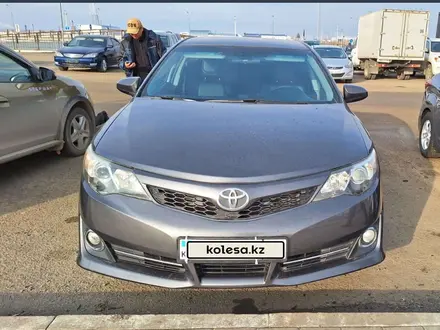 Toyota Camry 2014 года за 8 000 000 тг. в Атырау