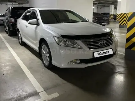 Toyota Camry 2013 года за 11 500 000 тг. в Усть-Каменогорск – фото 2