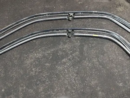 Молдинги на крышу Toyota за 15 000 тг. в Астана