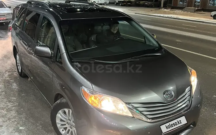Toyota Sienna 2015 годаfor9 500 000 тг. в Алматы
