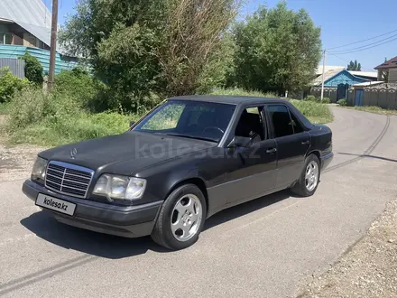 Mercedes-Benz E 280 1994 года за 2 700 000 тг. в Тараз