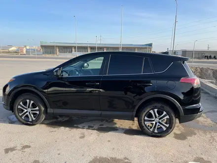 Toyota RAV4 2017 года за 8 500 000 тг. в Актау