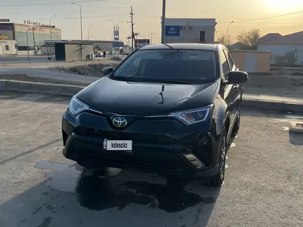 Toyota RAV4 2017 года за 8 500 000 тг. в Актау – фото 2