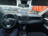 Toyota RAV4 2017 года за 9 300 000 тг. в Актау – фото 5