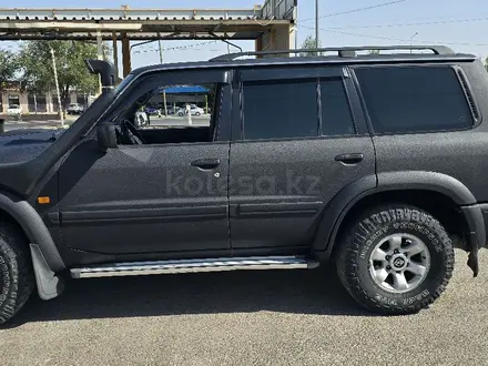 Nissan Patrol 2001 года за 5 506 106 тг. в Шымкент – фото 2