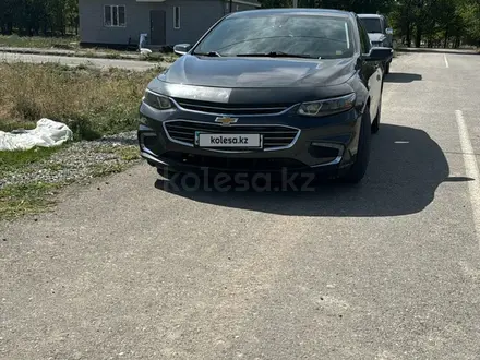 Chevrolet Malibu 2017 года за 7 800 000 тг. в Алматы – фото 5