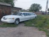 Lincoln Town Car 2000 года за 2 500 000 тг. в Шымкент – фото 2