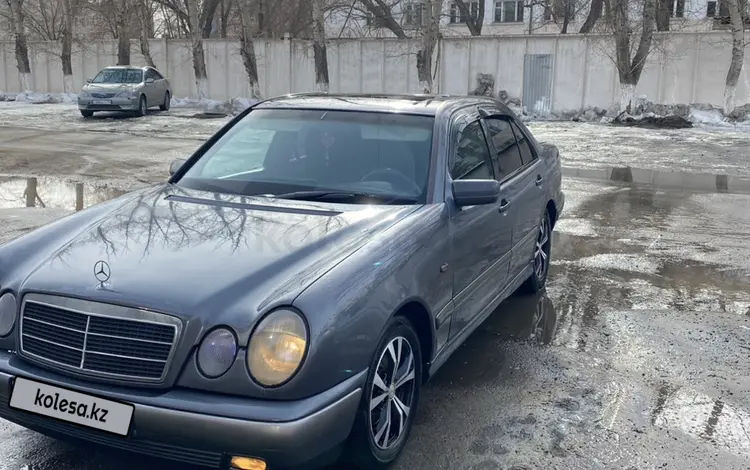 Mercedes-Benz E 230 1997 года за 2 800 000 тг. в Павлодар