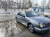 Mercedes-Benz E 230 1997 года за 2 800 000 тг. в Павлодар – фото 2