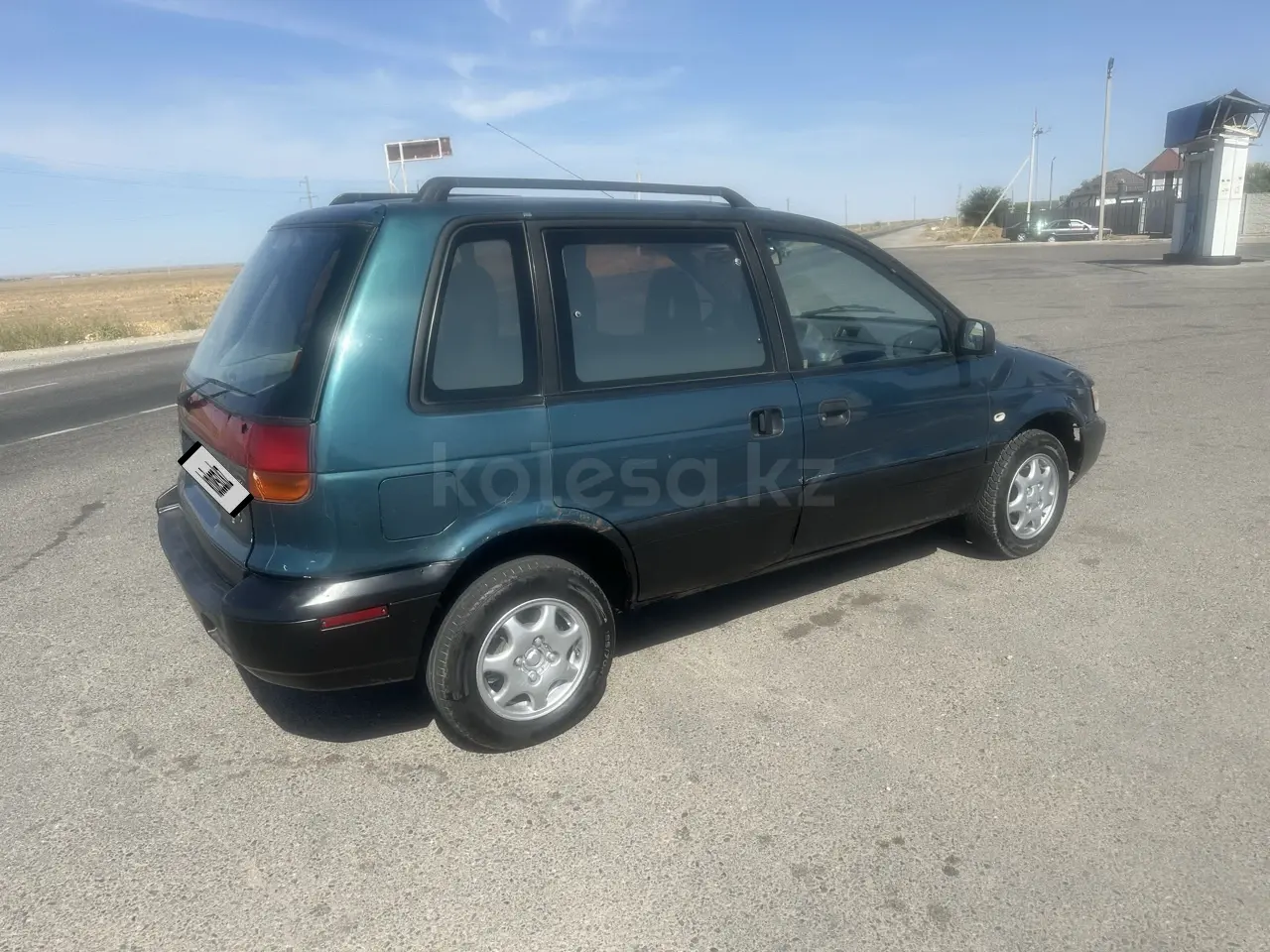Mitsubishi Space Runner, 1998