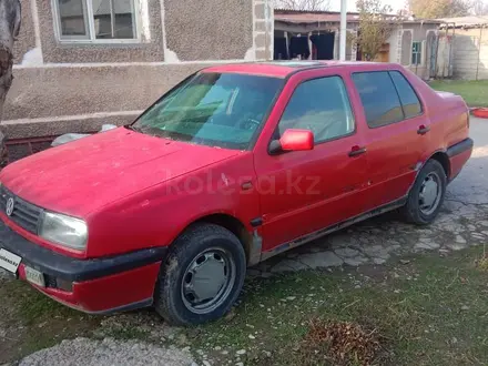 Volkswagen Vento 1993 года за 550 000 тг. в Шымкент – фото 4