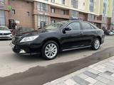 Toyota Camry 2014 года за 10 500 000 тг. в Астана – фото 2