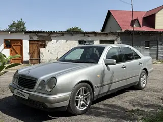 Mercedes-Benz E 320