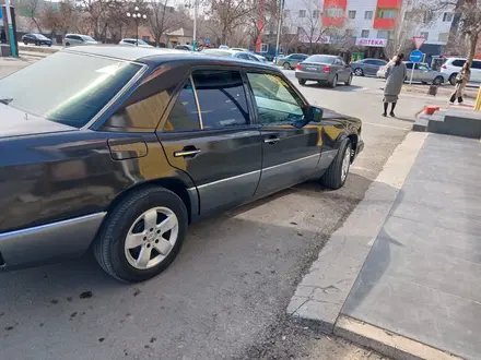 Mercedes-Benz E 220 1993 года за 2 500 000 тг. в Кызылорда – фото 2