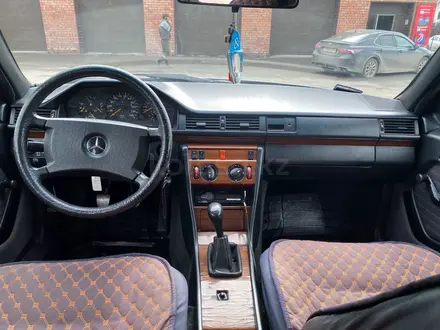 Mercedes-Benz E 260 1989 года за 1 800 000 тг. в Усть-Каменогорск – фото 9