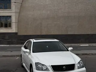 Toyota Crown, 2005