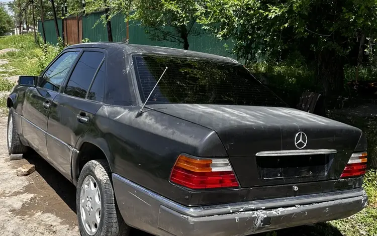 Mercedes-Benz E 200 1994 года за 1 000 000 тг. в Алматы
