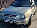 Volkswagen Golf 1996 года за 1 600 000 тг. в Атырау – фото 3