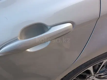 Toyota Camry 2019 года за 9 000 000 тг. в Актобе – фото 17