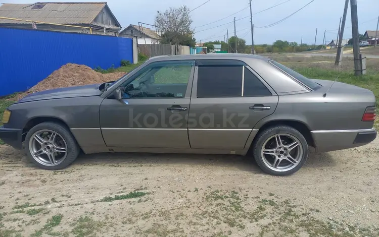 Mercedes-Benz E 200 1990 годаfor1 200 000 тг. в Уральск