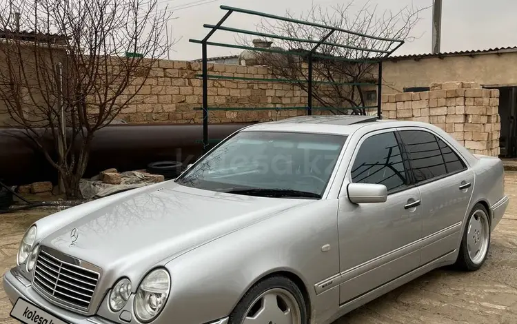 Mercedes-Benz E 320 1999 годаfor6 500 000 тг. в Актау