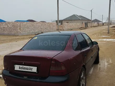 Opel Vectra 1996 года за 600 000 тг. в Актау – фото 2