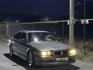 BMW 728
