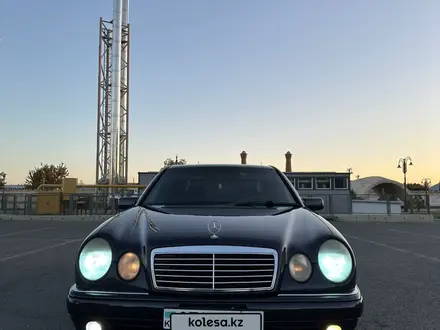 Mercedes-Benz E 55 AMG 1997 года за 5 200 000 тг. в Тараз – фото 2