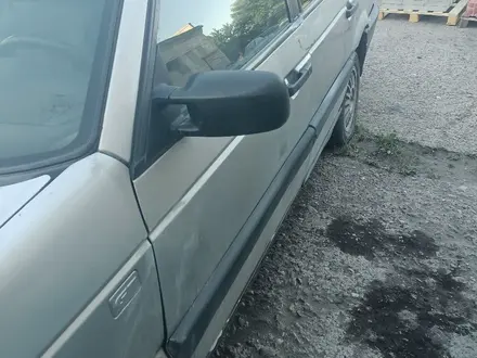Volkswagen Passat 1991 года за 650 000 тг. в Семей – фото 3