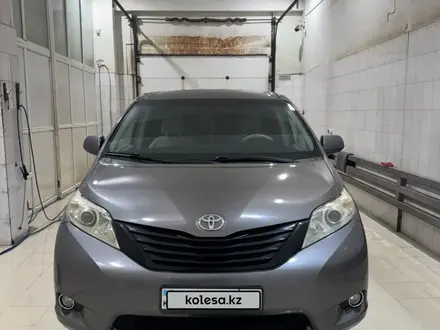 Toyota Sienna 2012 года за 10 500 000 тг. в Уральск – фото 2