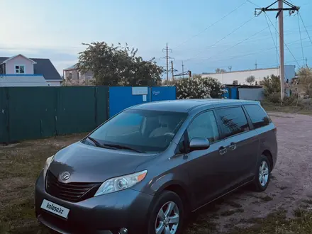 Toyota Sienna 2012 года за 10 500 000 тг. в Уральск