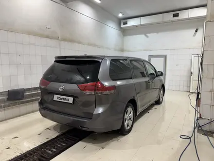 Toyota Sienna 2012 года за 10 500 000 тг. в Уральск – фото 5