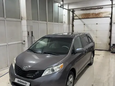 Toyota Sienna 2012 года за 10 500 000 тг. в Уральск – фото 8