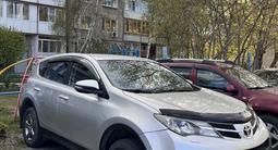 Toyota RAV4 2015 года за 10 000 000 тг. в Петропавловск