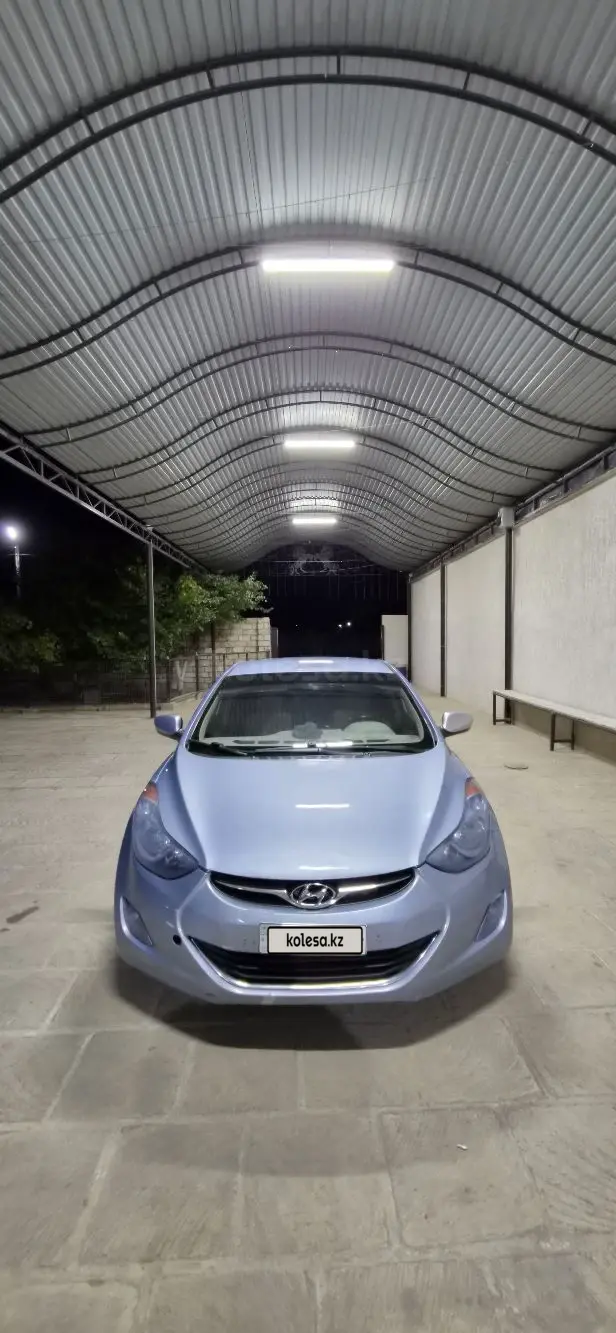 Hyundai Elantra, 2011