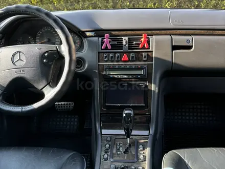 Mercedes-Benz E 320 2001 года за 5 950 000 тг. в Алматы – фото 13
