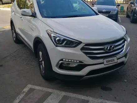 Hyundai Santa Fe 2018 года за 9 500 000 тг. в Актау