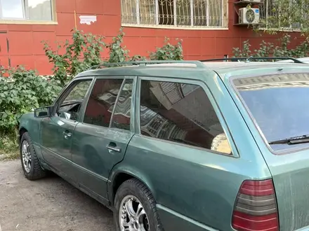 Mercedes-Benz E 230 1989 года за 900 000 тг. в Астана – фото 3