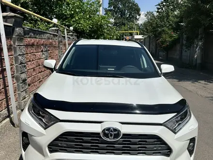 Toyota RAV4 2020 года за 15 500 000 тг. в Алматы